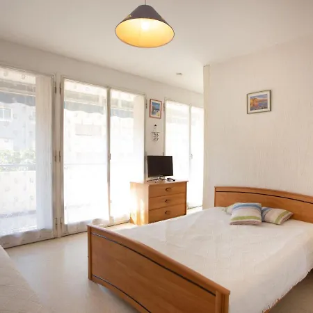 Les Iris By Interhome דירה לה לבאנדו